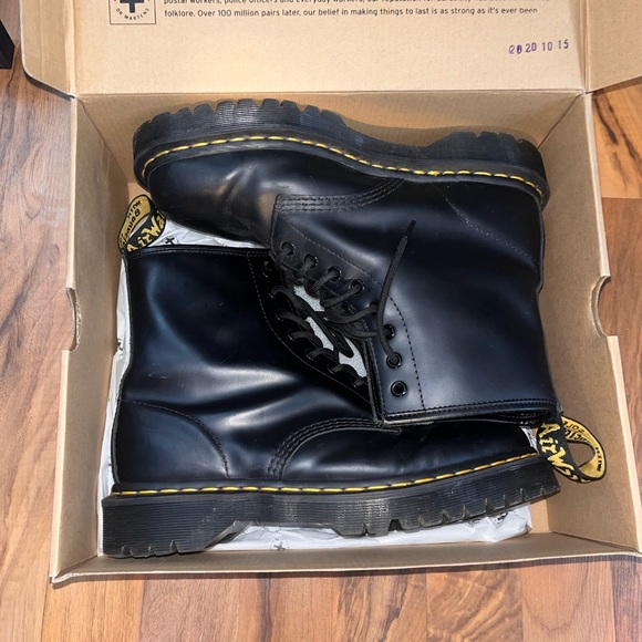 DR.MARTENS - Picture 3 of 3